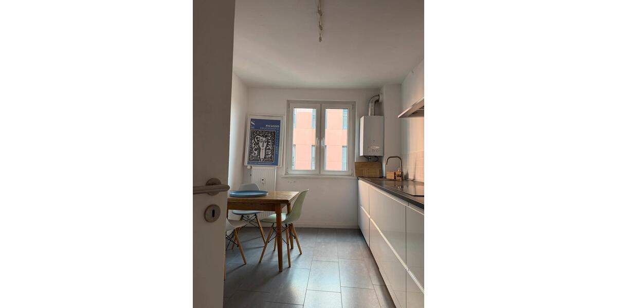 Etagenwohnung Frankfurt am Main Innenstadt - 3 Zimmer, 90 m&sup2;, 2.390&euro; | Angebot:25512351