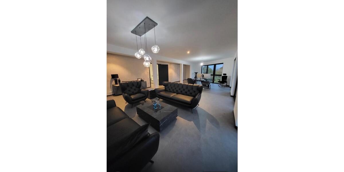 Etagenwohnung Kronberg im Taunus - 4 Zimmer, 165 m&sup2;, 2.000&euro; | Angebot:25636448