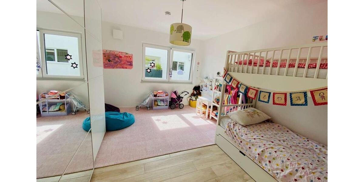 Etagenwohnung Friedrichsdorf - 5 Zimmer, 165 m&sup2;, 1.980&euro; | Angebot:25806103