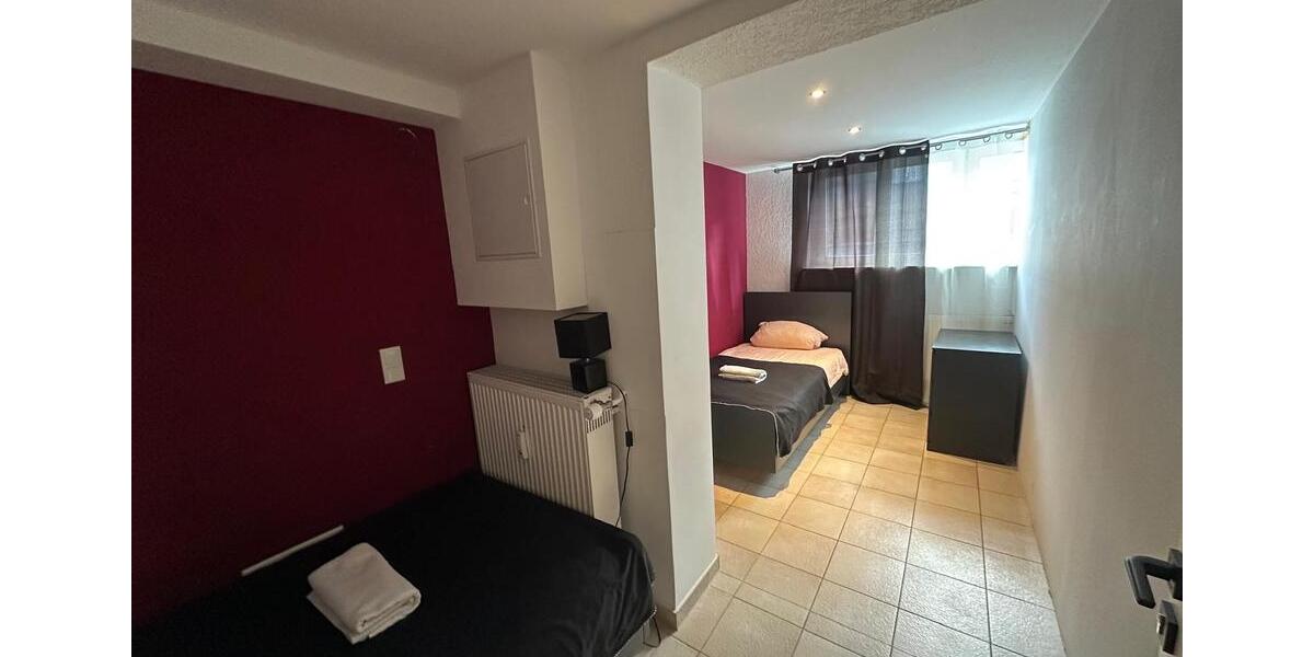 Etagenwohnung Hasselroth - 7 Zimmer, 200 m&sup2;, 2.500&euro; | Angebot:26557395