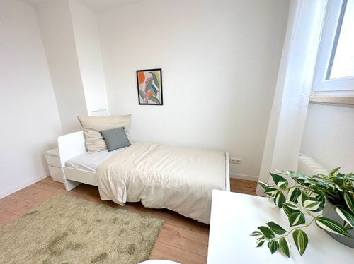 Etagenwohnung Frankfurt am Main Nied - 1 Zimmer, 25 m&sup2;, 550&euro; | Angebot:25962097