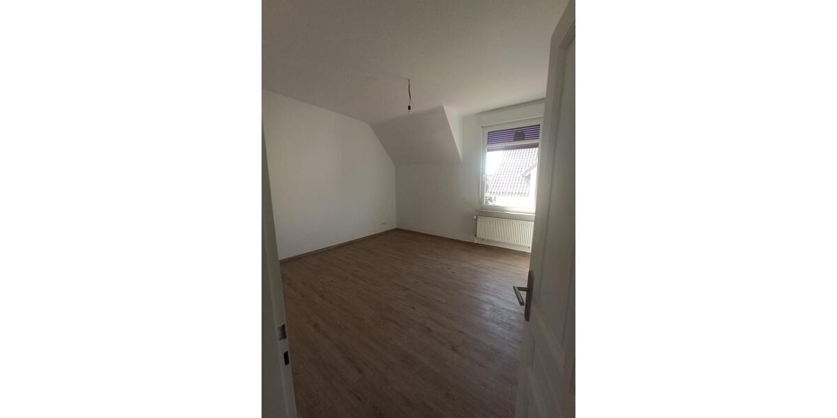 Mehrfamilienhaus, Wohnhaus Frankfurt am Main Schwanheim - 16 Zimmer, 225 m&sup2;, 890.000&euro; | Angebot:26497961