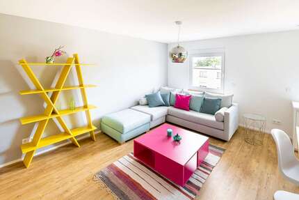 Zimmer Frankfurt-Hausen Hausen - 2 Zimmer, 1.200&euro; | Angebot:25975170