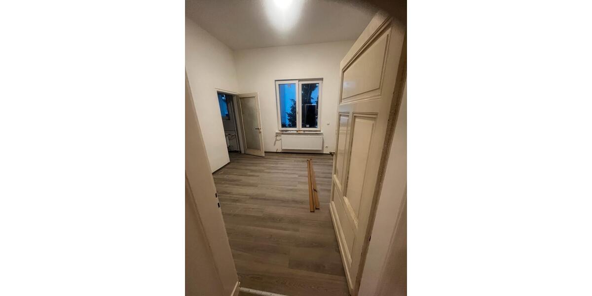 Etagenwohnung Friedberg (Hessen) - 11 Zimmer, 200 m&sup2;, 600&euro; | Angebot:27621287