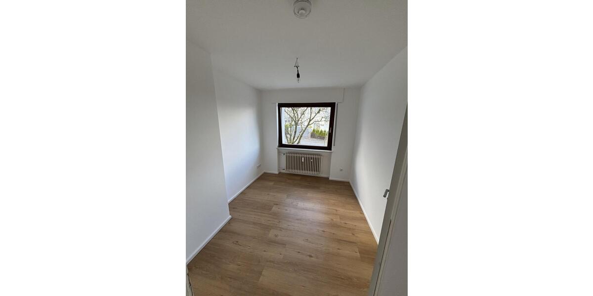 Erdgeschoßwohnung Gelnhausen - 4 Zimmer, 106 m&sup2;, 1.420&euro; | Angebot:25821232