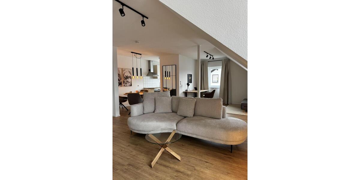 Dachgeschoßwohnung Aschaffenburg Damm - 2 Zimmer, 67 m&sup2;, 1.330&euro; | Angebot:26343868
