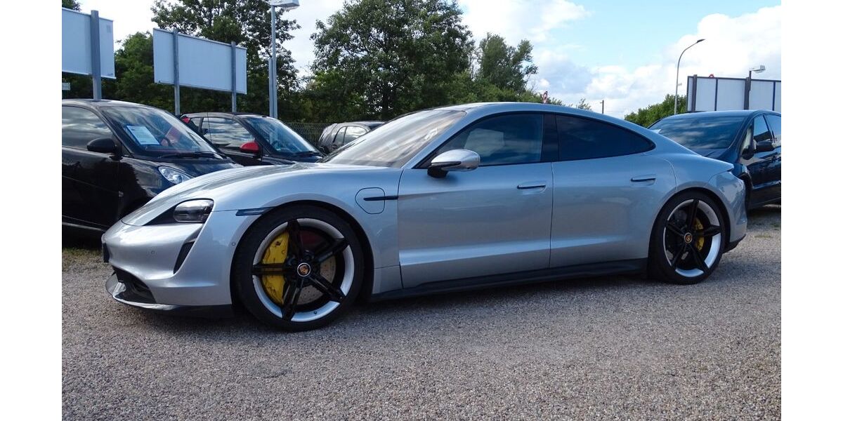 Porsche Taycan 41.000 km 76.300 &euro; Rodgau / Nieder-Roden 63110