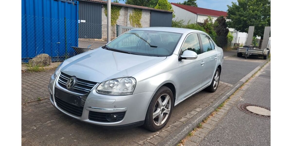 VW Jetta 245.000 km 2.400 &euro; Sailauf 63877