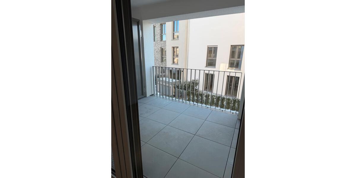 Etagenwohnung Frankfurt am Main Ostend - 2 Zimmer, 62 m&sup2;, 1.150&euro; | Angebot:25722897