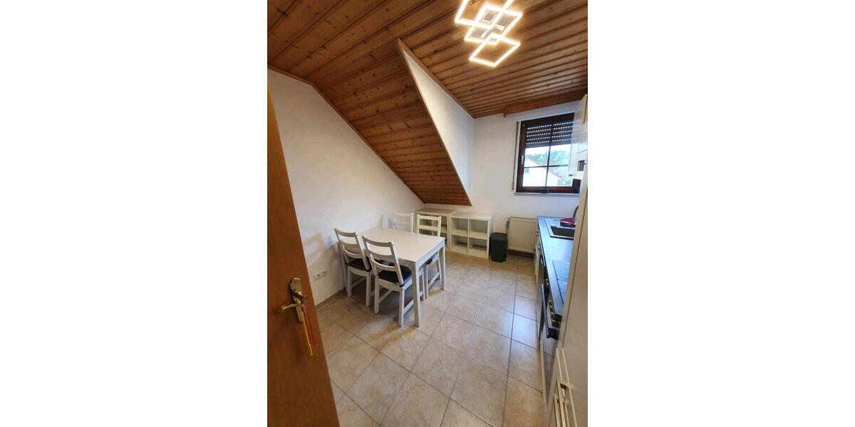 Dachgeschoßwohnung Schaafheim - 4 Zimmer, 89 m&sup2;, 975&euro; | Angebot:26425609
