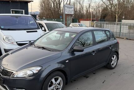 Kia Andere 186.000 km 2.999 &euro; Frankfurt am Main 60486