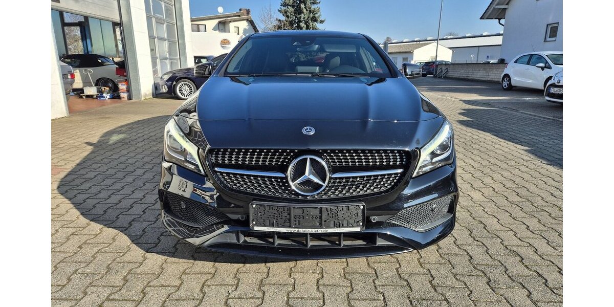 Mercedes-Benz CLA 200 Shooting Brake AMG Line Panoramadach, Rück 102.333 km 17.290 &euro; Rodgau 63110