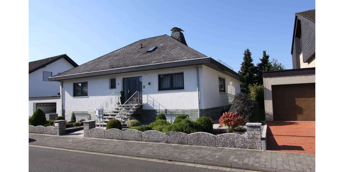 Einfamilienhaus Friedberg - 7 Zimmer, 214 m&sup2;, 799.000&euro; | Angebot:23021053