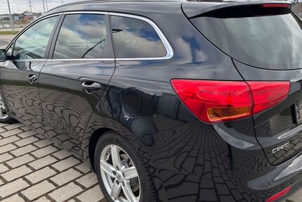 Kia ceed Sportswagon 215.000 km 5.400 &euro; Friedrichsdorf bei Frankfurt Main 61381