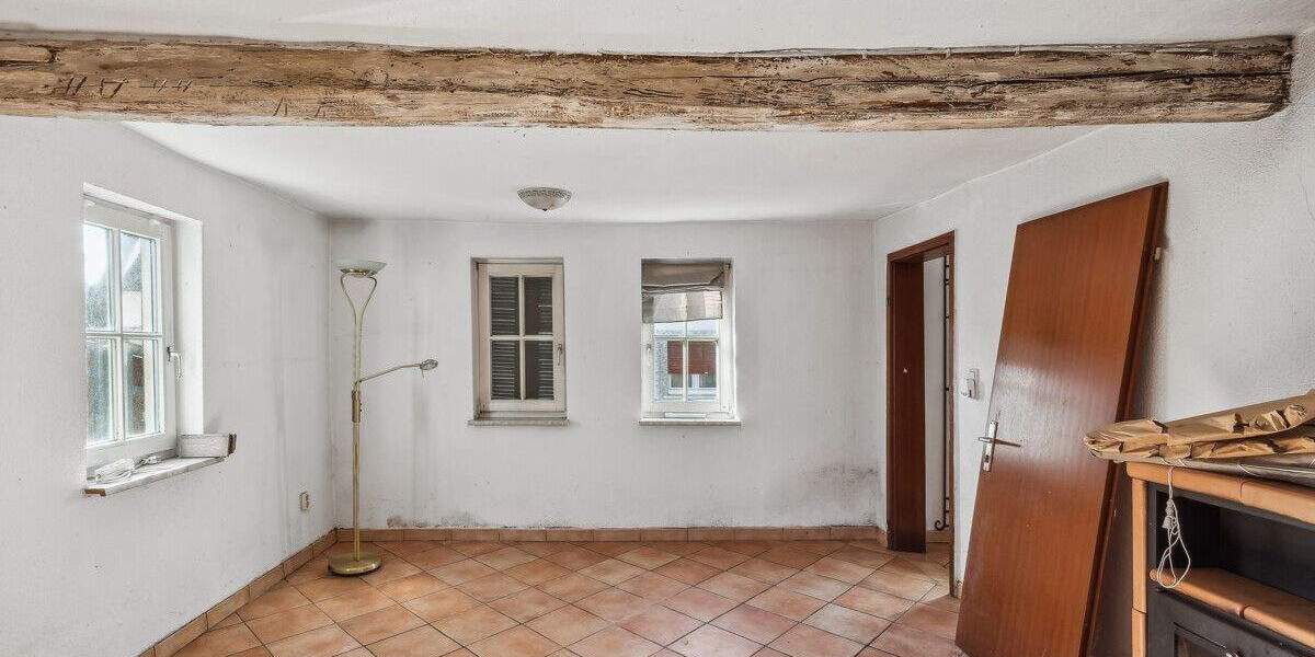 Einfamilienhaus Karben / Klein-Karben Klein-Karben - 6 Zimmer, 120 m&sup2;, 250.000&euro; | Angebot:25702318