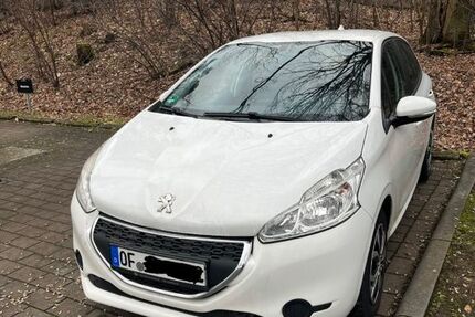 Peugeot 208 97.000 km 4.599 &euro; Neu-Isenburg 63263