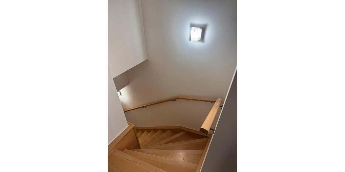 Reihenhaus Frankfurt am Main Mitte-West - 3 Zimmer, 82 m&sup2;, 1.600&euro; | Angebot:25514699