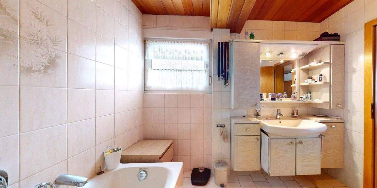 Einfamilienhaus Frankfurt am Main Nieder-Eschbach - 5 Zimmer, 96 m&sup2;, 360.000&euro; | Angebot:25663773