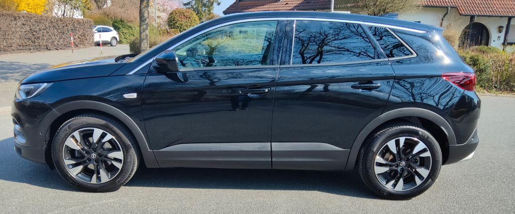 Opel Grandland (X) 64.000 km 17.900 &euro; Dietzenbach 63128