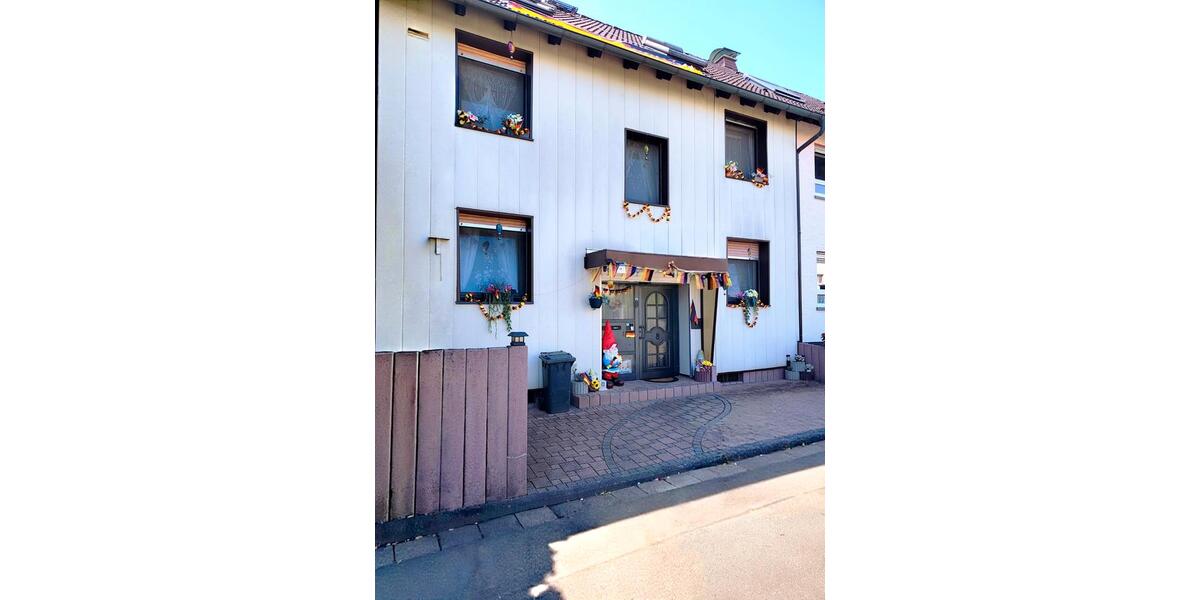 Mehrfamilienhaus, Wohnhaus Langenselbold - 10 Zimmer, 210 m&sup2;, 491.000&euro; | Angebot:26907993