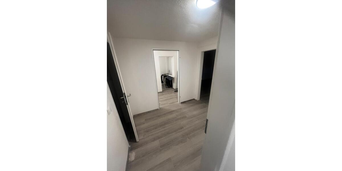 Etagenwohnung Friedberg (Hessen) - 11 Zimmer, 200 m&sup2;, 600&euro; | Angebot:27621287