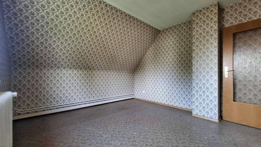 Doppelhaushälfte Frankfurt Sossenheim - 8 Zimmer, 180 m&sup2;, 495.000&euro; | Angebot:25916312