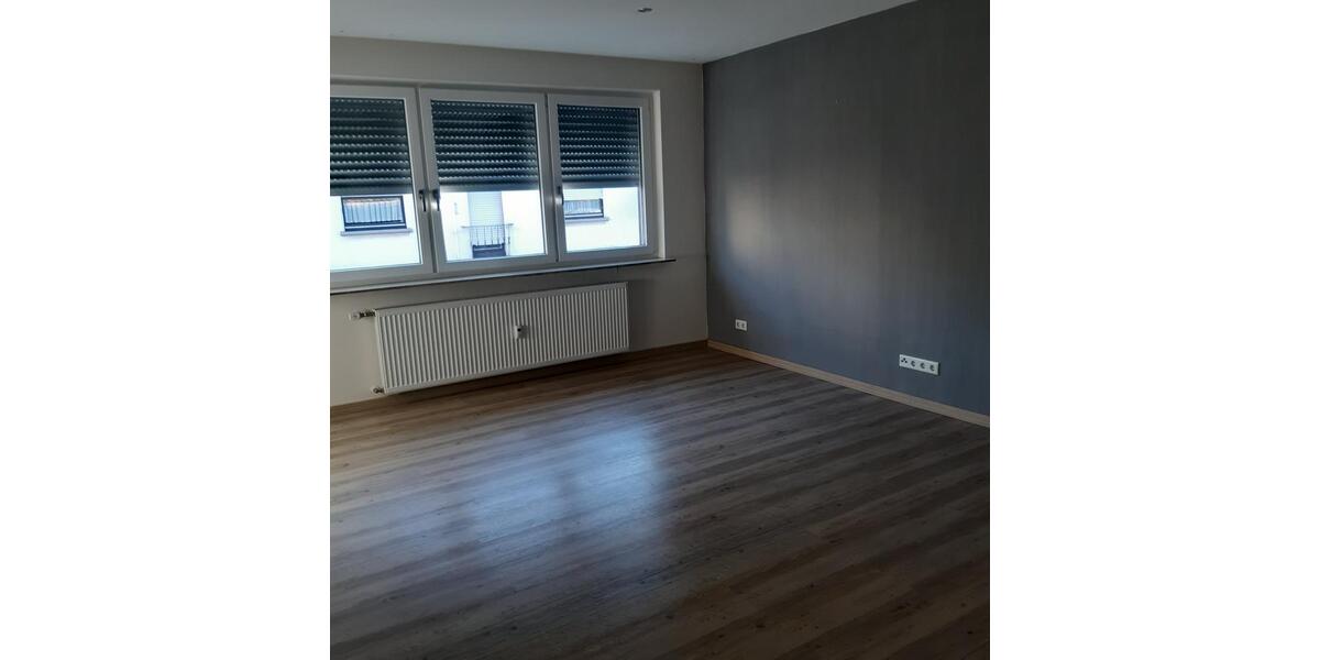 Etagenwohnung Schöllkrippen - 3 Zimmer, 106 m&sup2;, 800&euro; | Angebot:25807308