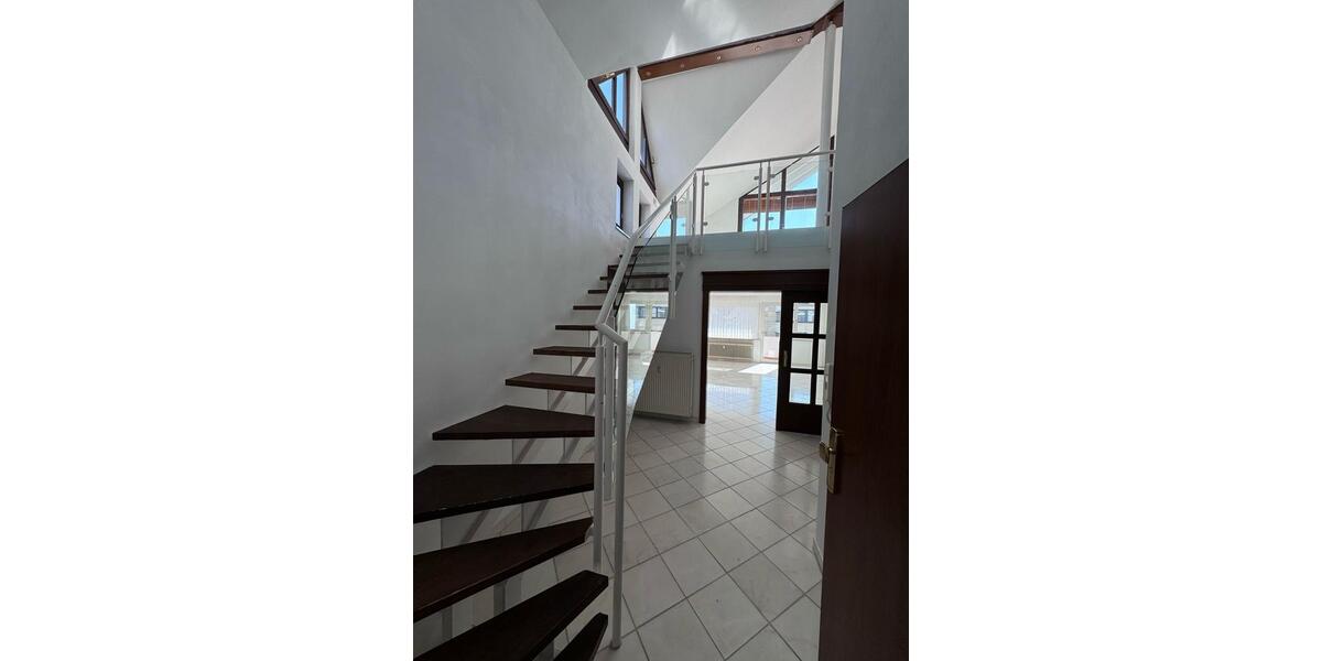 Maisonettenwohnung Dietzenbach - 6 Zimmer, 182 m&sup2;, 2.950&euro; | Angebot:19980319