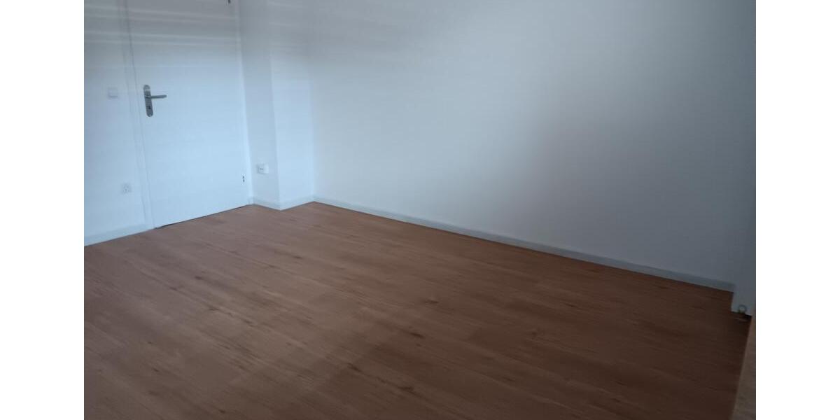 Etagenwohnung Goldbach - 3.5 Zimmer, 89 m&sup2;, 900&euro; | Angebot:25975849