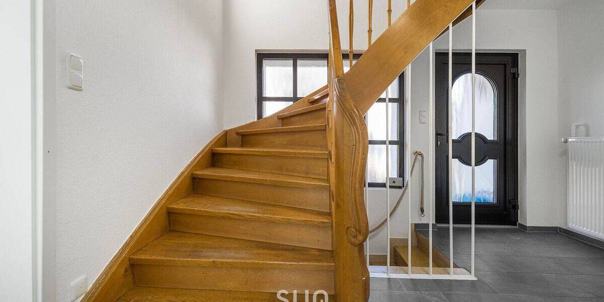 Einfamilienhaus Bad Homburg vor der Höhe Ober-Erlenbach - 9 Zimmer, 280 m&sup2;, 2.800&euro; | Angebot:26451892