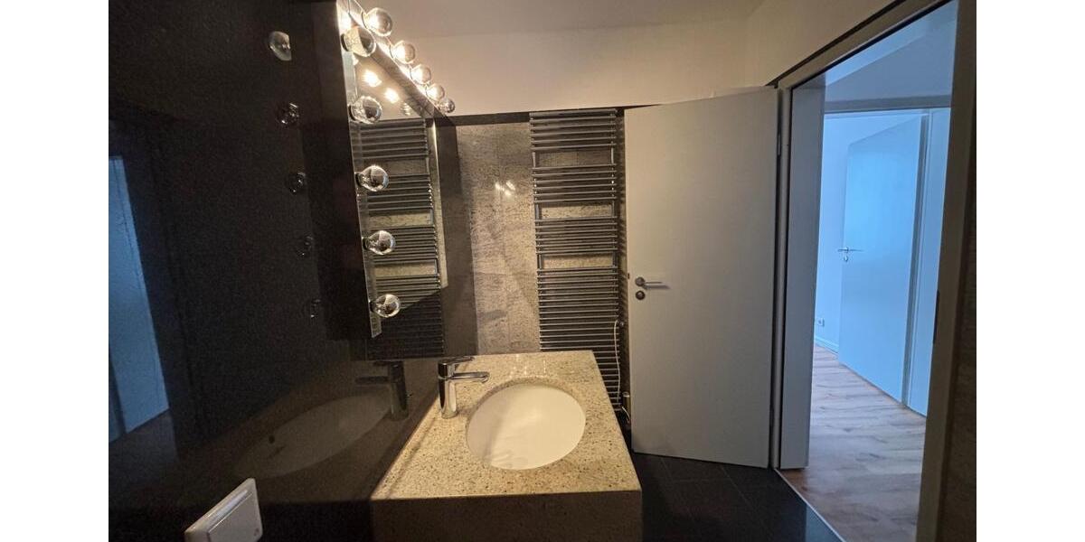 Etagenwohnung Frankfurt am Main Innenstadt - 3 Zimmer, 116 m&sup2;, 2.390&euro; | Angebot:24871437