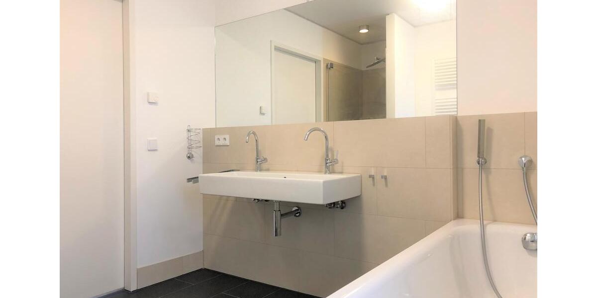 Etagenwohnung Frankfurt am Main Gallus - 3 Zimmer, 93 m&sup2;, 1.555&euro; | Angebot:25364874