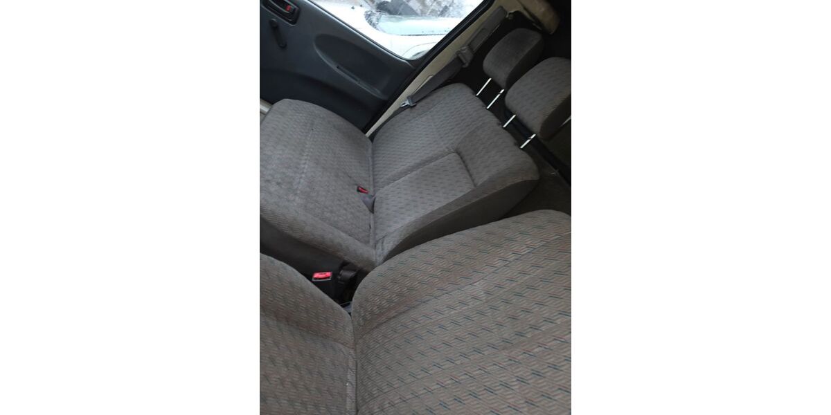 Toyota Hiace 203.000 km 10.200 &euro; Frankfurt am main 60511