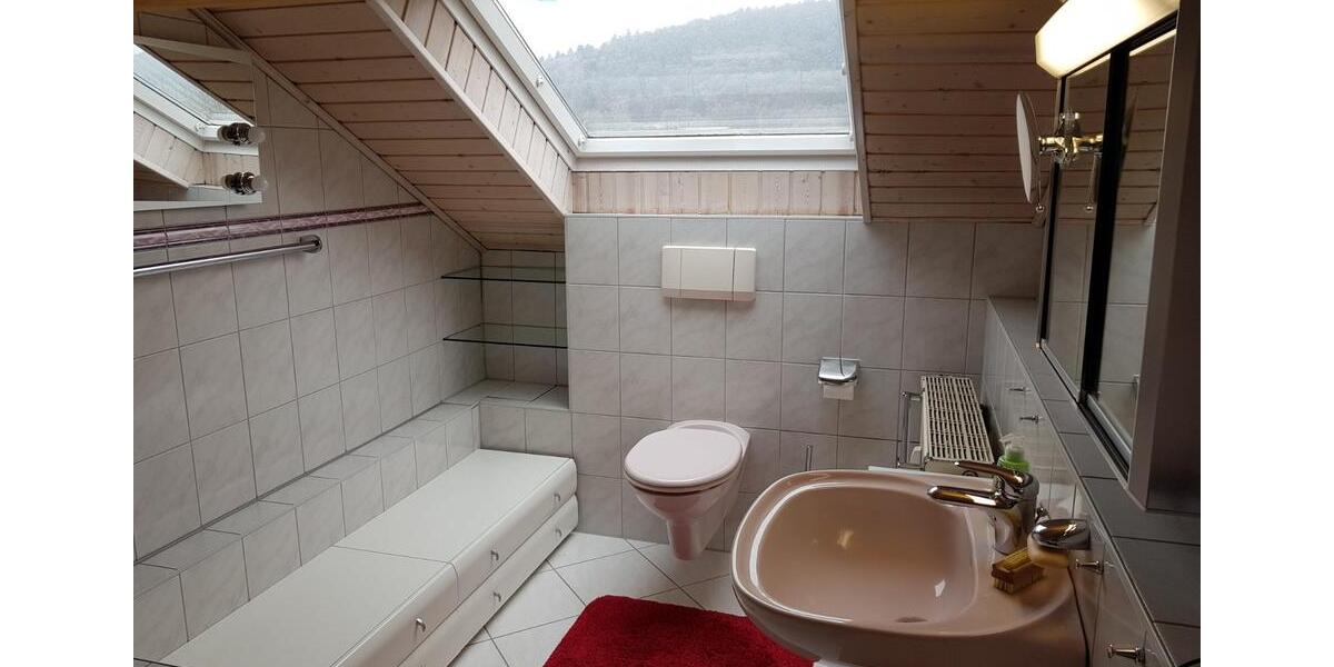 Dachgeschoßwohnung Biebergemünd - 3.5 Zimmer, 110 m&sup2;, 900&euro; | Angebot:25756762