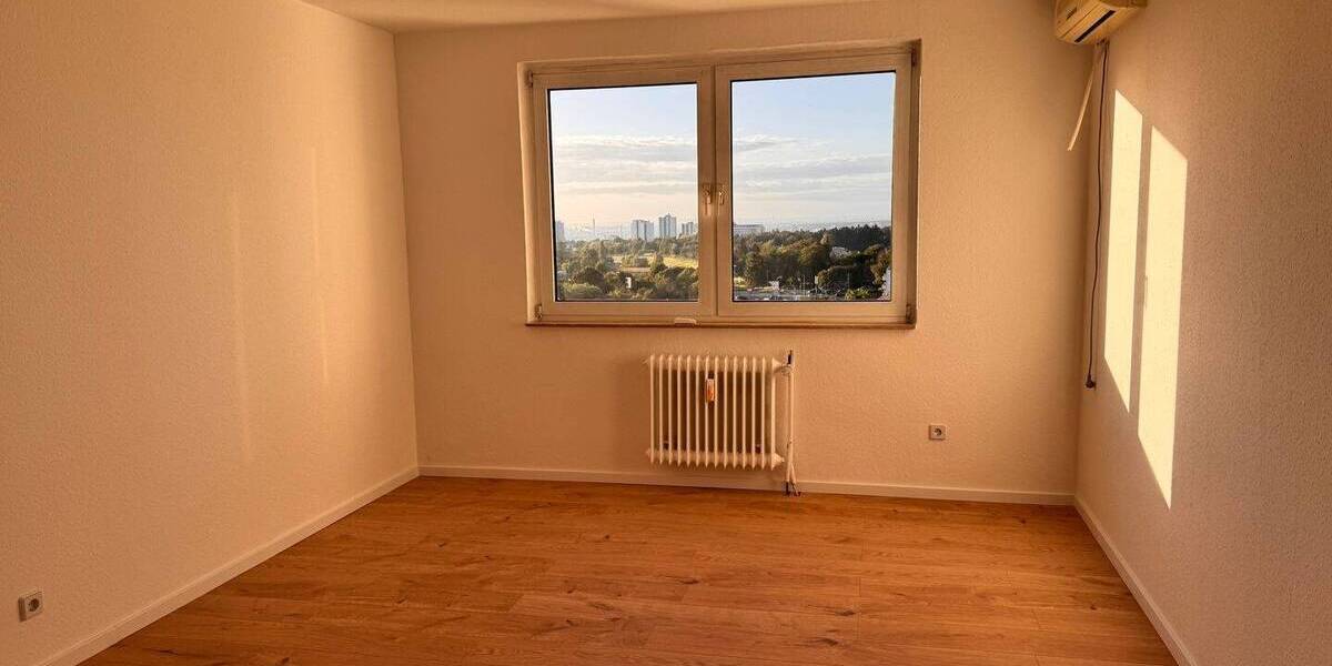 Etagenwohnung Frankfurt am Main Preungesheim - 4 Zimmer, 132 m&sup2;, 1.824&euro; | Angebot:25690829
