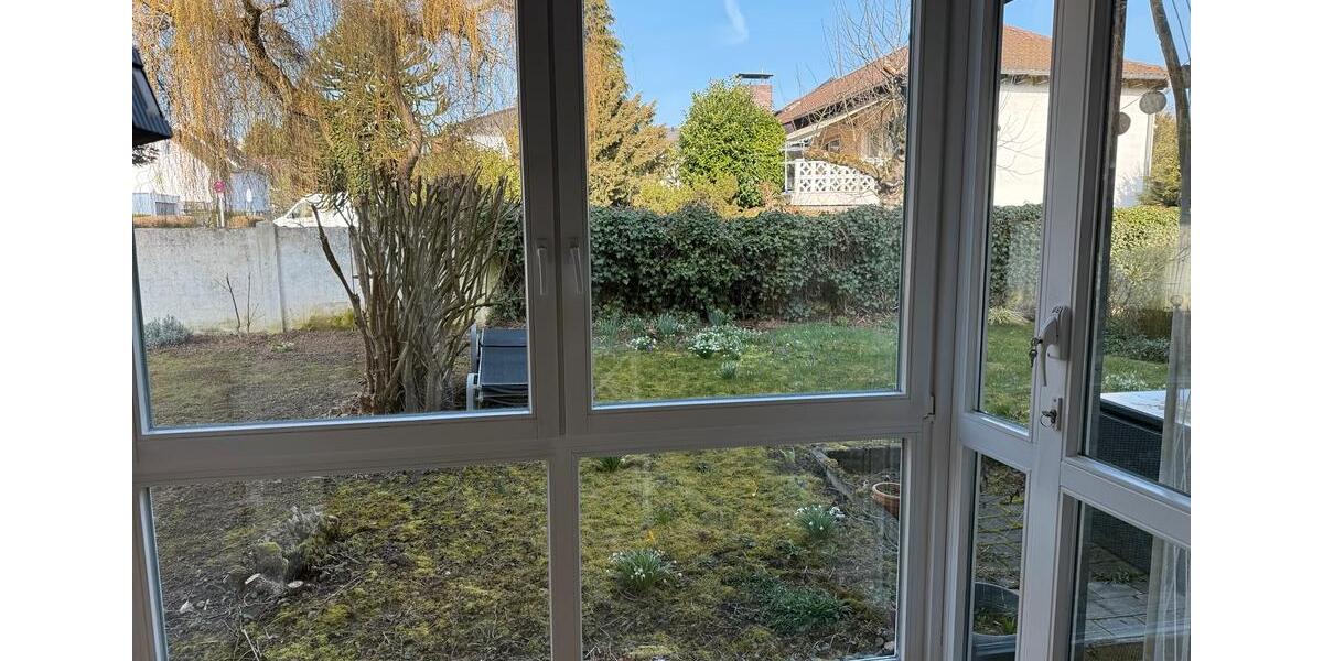 Erdgeschoßwohnung Friedrichsdorf - 2 Zimmer, 70 m&sup2;, 1.050&euro; | Angebot:25379354