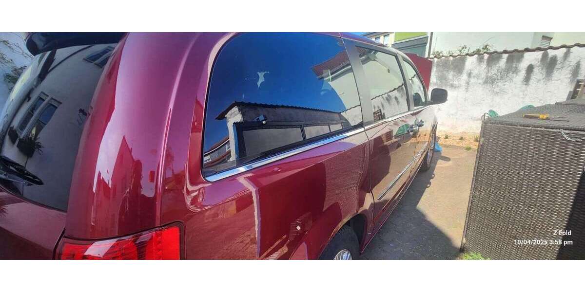 Chrysler Town & Country 195.000 km 7.900 &euro; Dreieich 63303