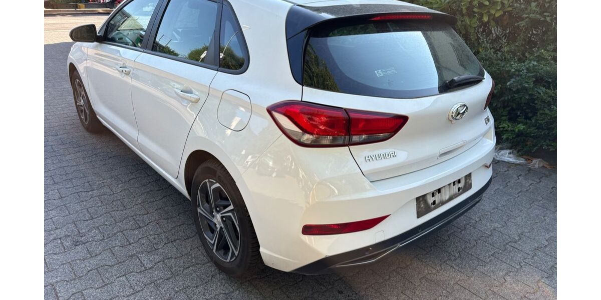 Hyundai i30 183.188 km 9.758 &euro; Frankfurt am Main 60389