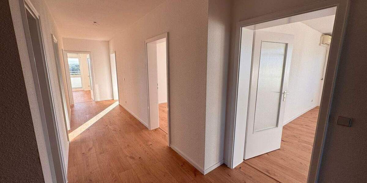 Etagenwohnung Frankfurt am Main Preungesheim - 4 Zimmer, 133 m&sup2;, 1.824&euro; | Angebot:25737645