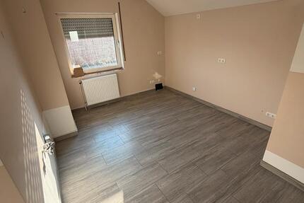 Wohnung Kelsterbach - 4 Zimmer, 90 m&sup2;, 1.700&euro; | Angebot:25842019