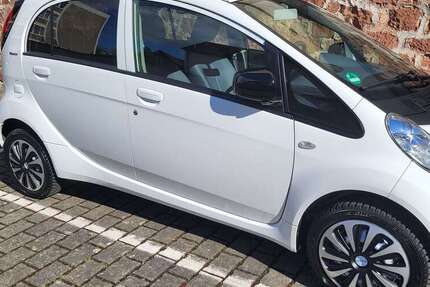 Peugeot iOn 11.350 km 8.400 &euro; Büdingen, Stadt 63654