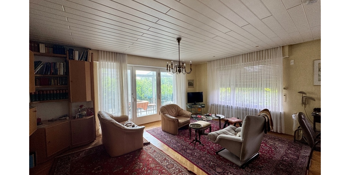 Oberursel - Oberstedten: Großzügiges Grundstück mit Altbestand! - Einfamilienhaus Oberursel | Angebot:22081672