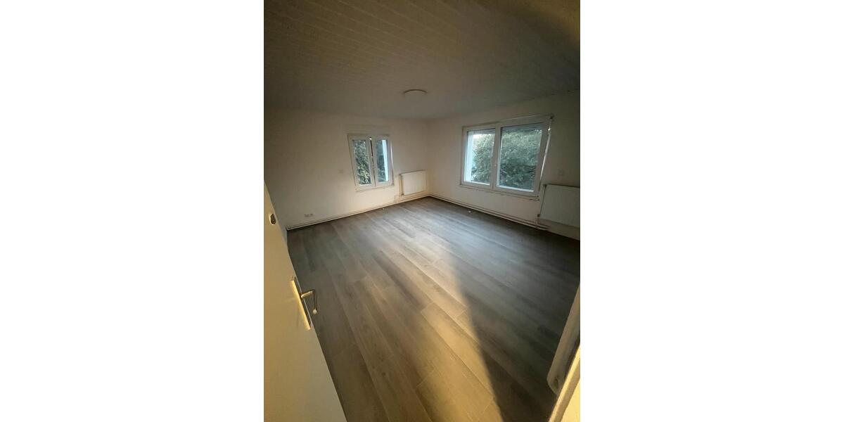 Etagenwohnung Friedberg (Hessen) - 11 Zimmer, 200 m&sup2;, 600&euro; | Angebot:27621287