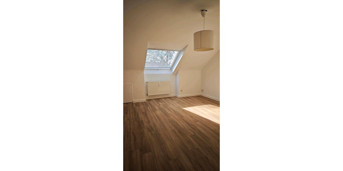 Dachgeschoßwohnung Frankfurt am Main Mitte-Nord - 1.5 Zimmer, 34 m&sup2;, 700&euro; | Angebot:25812590