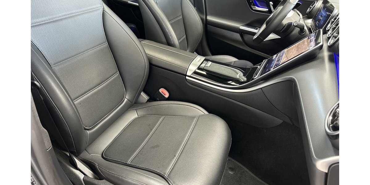 Mercedes-Benz C 200 T AVANTGARDE PANORAMA-STANDHEIZUNG-AHK-18´ 10.850 km 40.990 &euro; Groß-Umstadt 64823