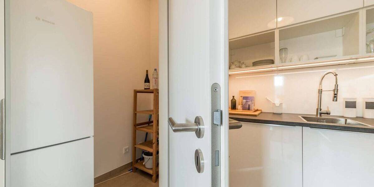 Etagenwohnung Frankfurt am Main Bahnhofsviertel - 2 Zimmer, 65 m&sup2;, 2.290&euro; | Angebot:26064210