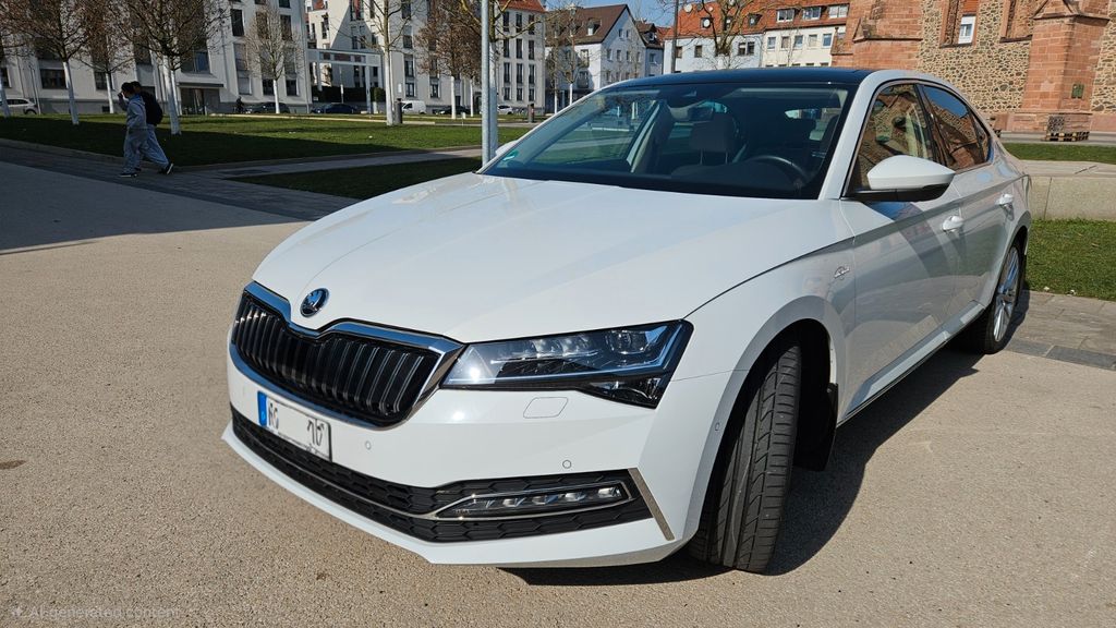 Skoda Superb 28.500 km 31.800 &euro; Hanau 63450