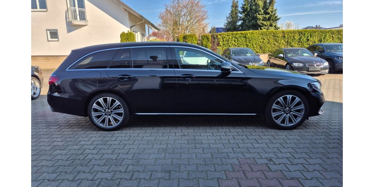 Mercedes-Benz E 400 d T 4M Standheizung, Rückfahrkamera, AHK, Co 200.000 km 19.890 &euro; Rodgau 63110