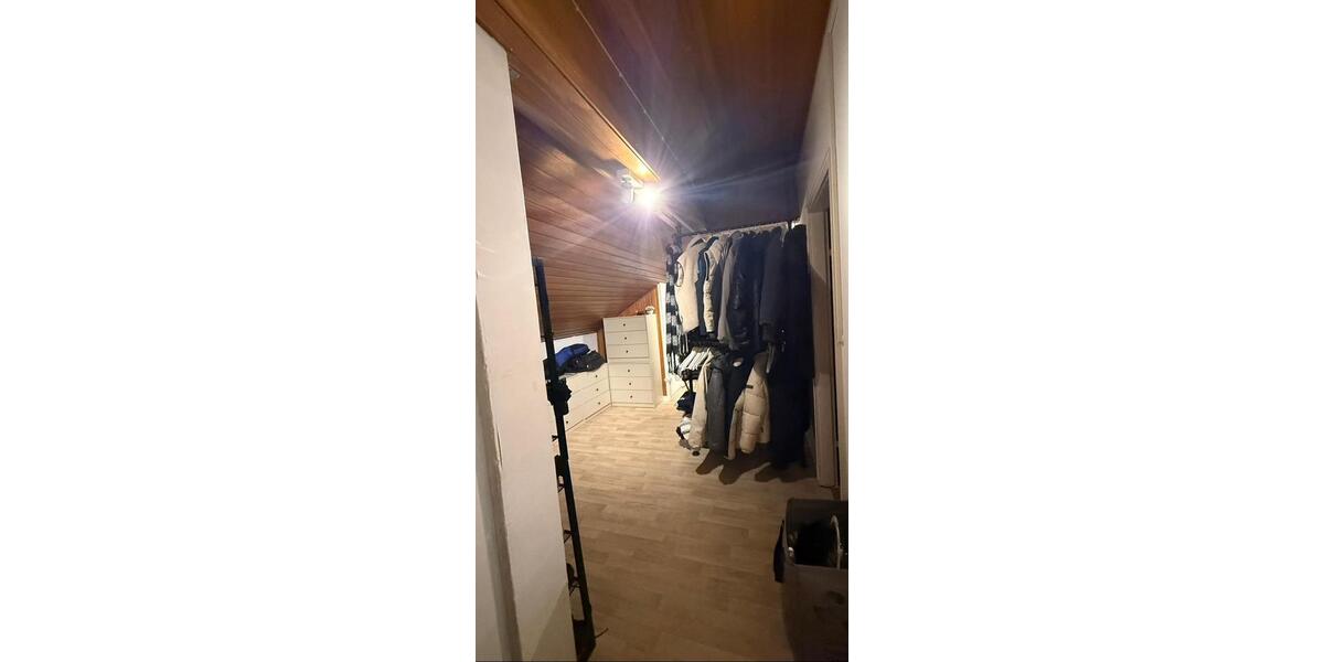 Dachgeschoßwohnung Frankfurt am Main Unterliederbach - 2 Zimmer, 73 m&sup2;, 870&euro; | Angebot:25923532