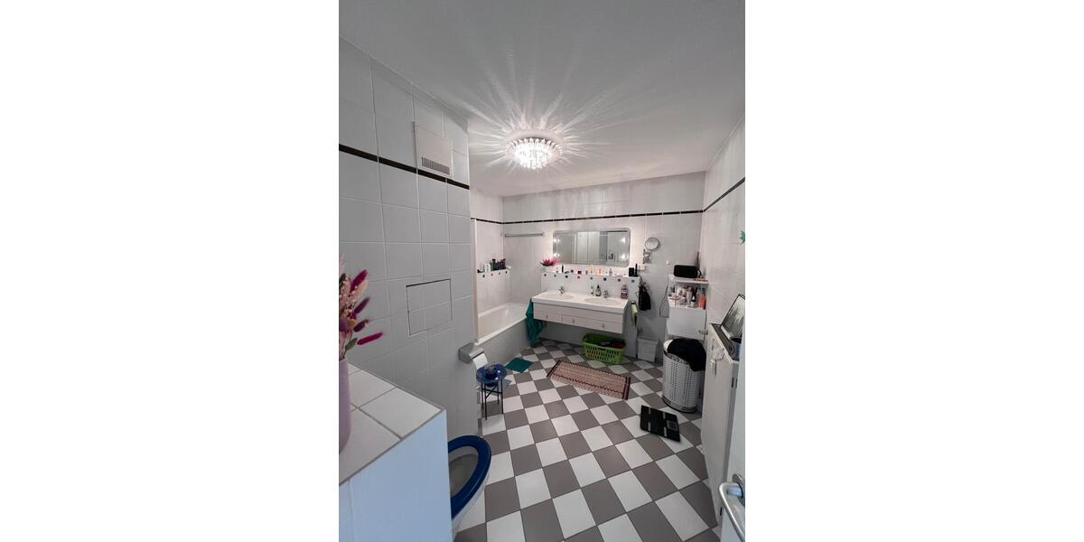 Etagenwohnung Frankfurt am Main Ost - 2 Zimmer, 74 m&sup2;, 280.000&euro; | Angebot:25943177